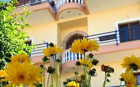 Vila Laura Pasha